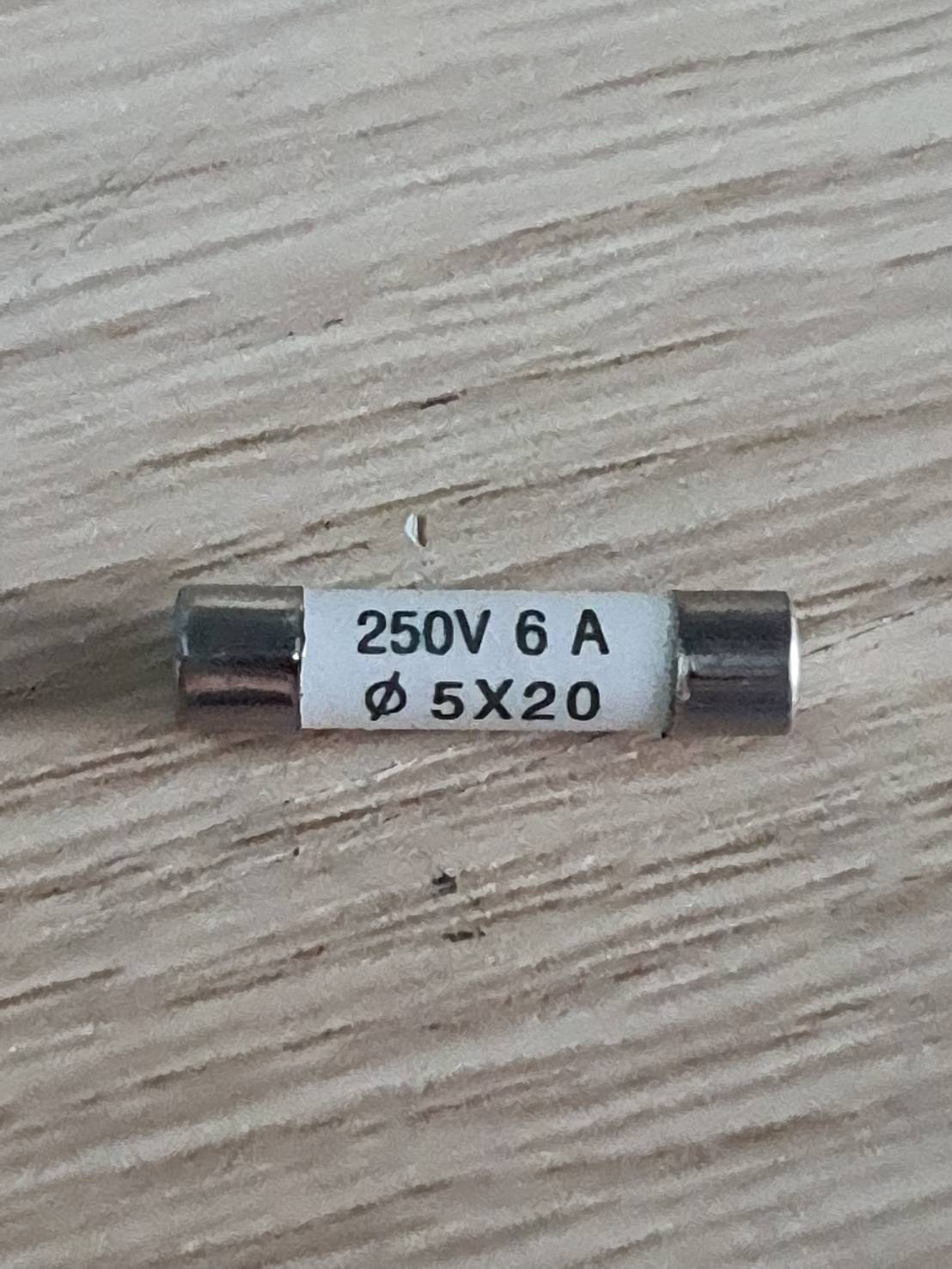 0000848 ฟิวส์ เซรามิค ฟิวส์เซรามิค 6 A 250v 5X20mm 3 ตัว