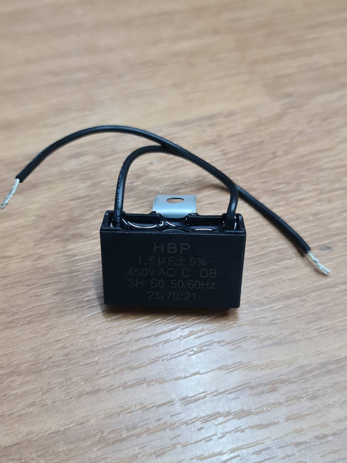 0000754 คาปาซิเตอร์ C 1.5 uF แค็ป พัดลม แค็ปพัดลม (มีสาย ที่ขันน็อต งอ )