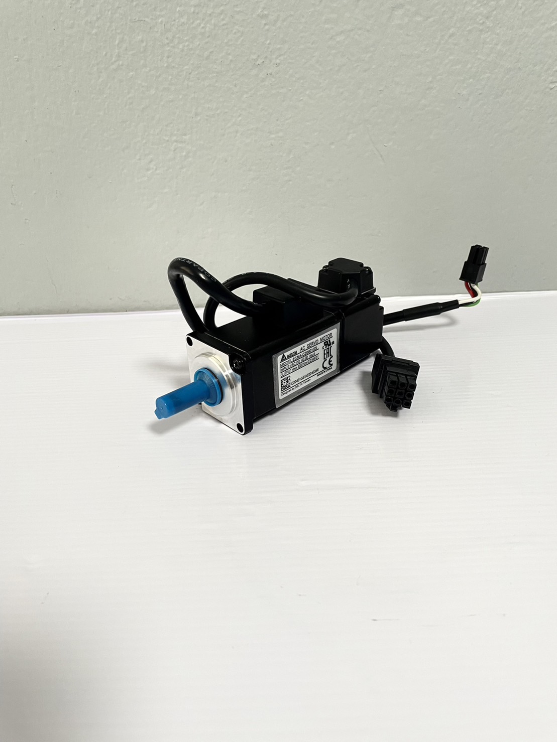 Delta AC Servo Motor ECMA-C20401SS 100W (with brake)