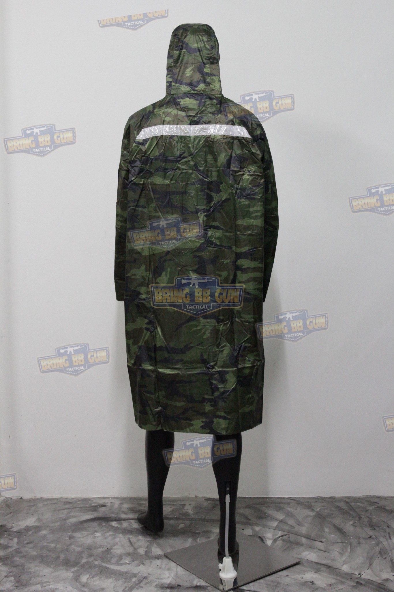 เสื้อโค้ดกันฝน ตราช้าง (Danko) เสื้อกันฝนคลุมยาว 998 (Raincoat) (มีแถบสะท้อนแสงด้านหลัง) (ชุดกันฝน) (เสื้อคลุม) (เสื้อกันฝน) (เสื้อกันฝนรถจักรยานยนต์) (กันฝน) (หน้าฝน) (เดินป่า) (ขี่มอเตอร์ไซค์)