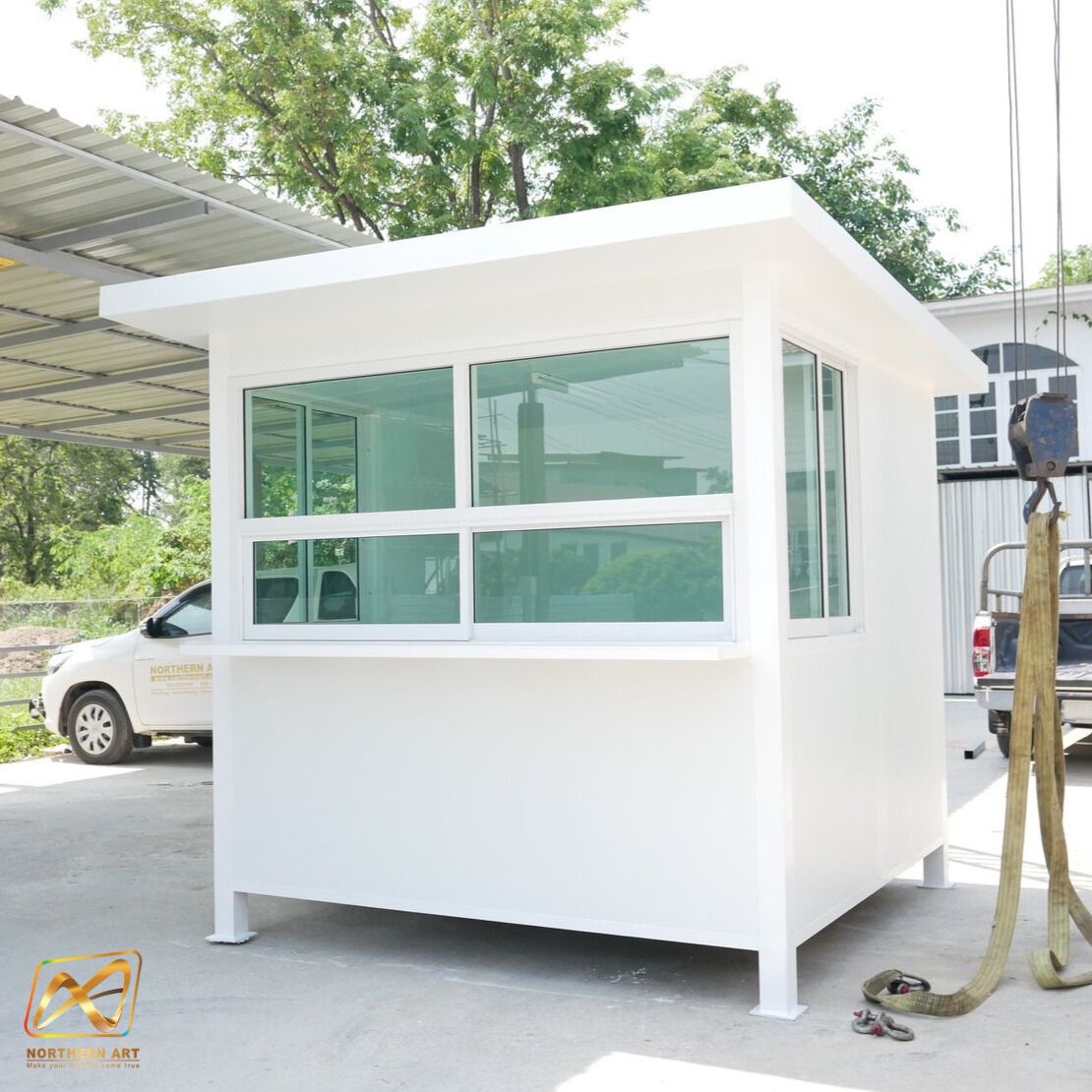 ป้อมยามสำเร็จรูป หุ้มเสา ขนาด (W)2.00 x (L)2.00 x (H)2.60 ม. โครงเหล็ก กรุแผ่นสมาร์ทบอร์ด บานหน้าต่างอลูมิเนียม