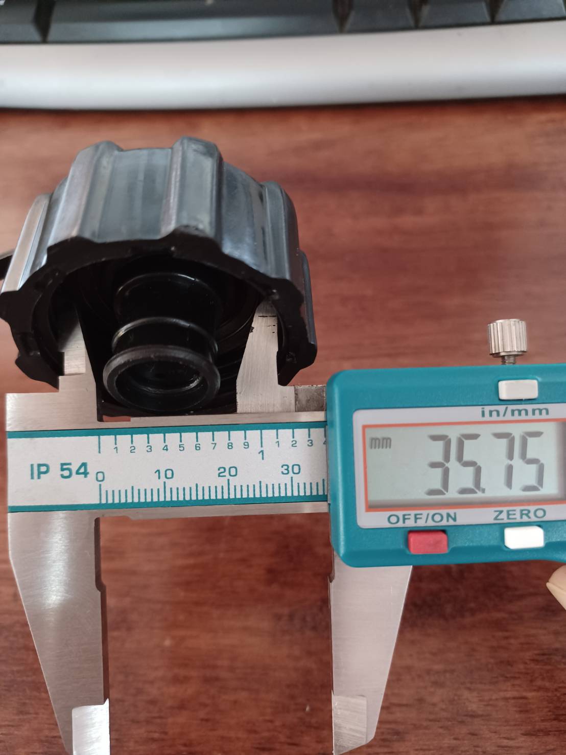 ฝาถังน้ำมัน TL43 ใช้กับถังน้ำมัน เครื่องตัดหญ้า รุ่น TL43 / แบบถังบน - ข้ออ่อน
