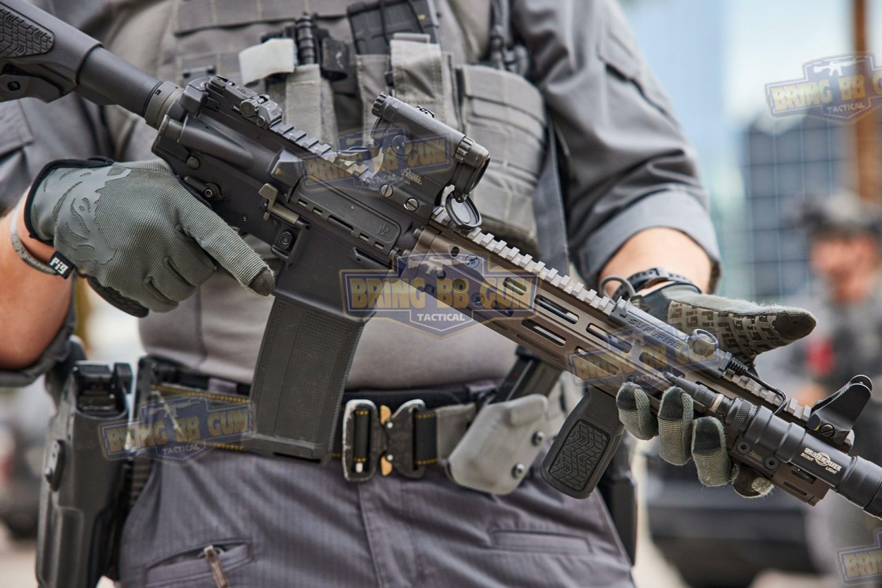 ชุดหน้า ยี่ห้อ Daniel Defense RIS III รุ่นความยาว 10.5" ระบบราง M-Lok (RAIL INTERFACE SYSTEM III) (RIS III)