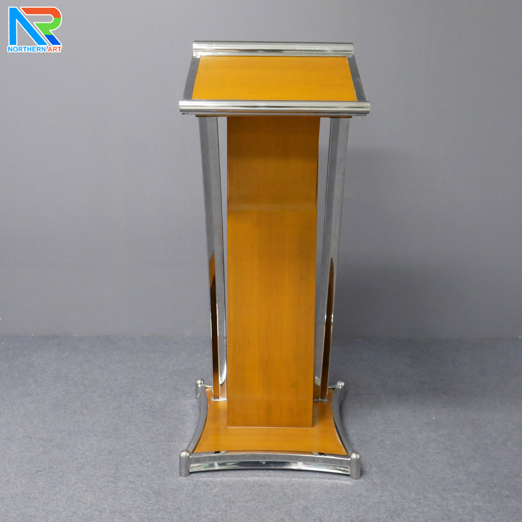 โพเดียมไม้สีสัก ตกแต่งสแตนเลส เกรด304 ขนาด (W) 47 x (D) 44 x (H)120 cm.