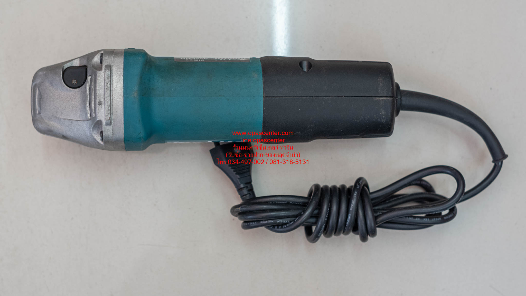 เครื่องเจียรไฟฟ้ามากีต้าร์ MAKITA 4 นิ้ว 840 วัตต์ รุ่น 9556HP ความเร็วรอบ 11,000 รอบ/นาที สวิตช์บีบ ของแท้ มือสอง สภาพดี