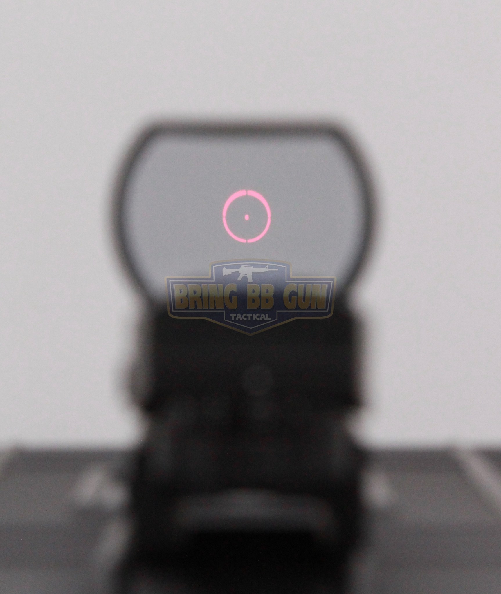 ดอท C-More หน้าเหลี่ยม (C-more คนเหล็ก)