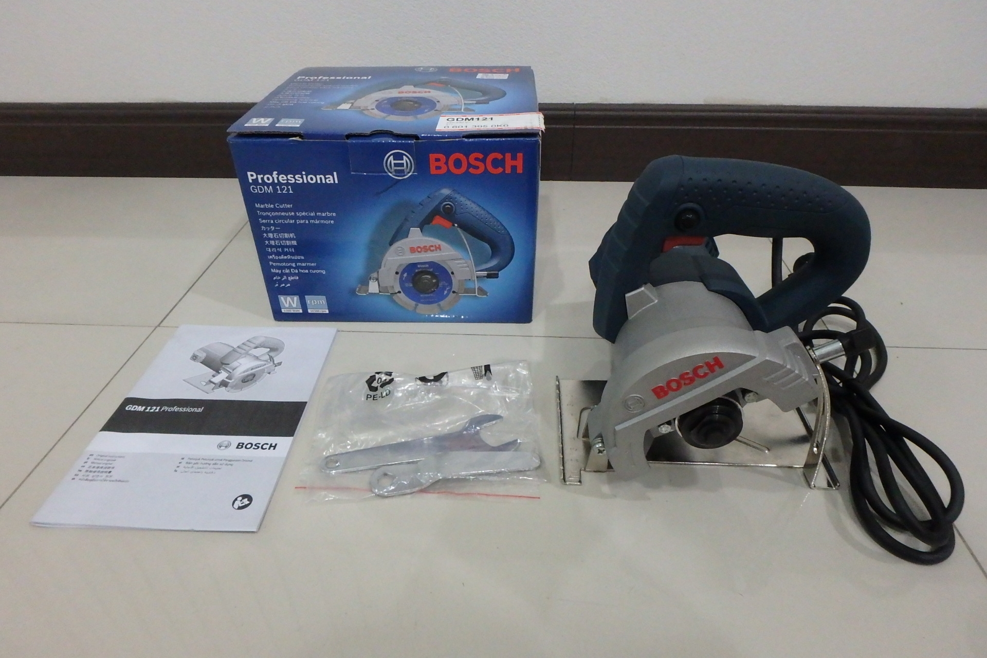 เลื่อย เครื่องตัดหินอ่อน (ตัวตัดน้ำ) Bosch ของแท้ รุ่น GDM 121 ของใหม่ มือหนึ่ง