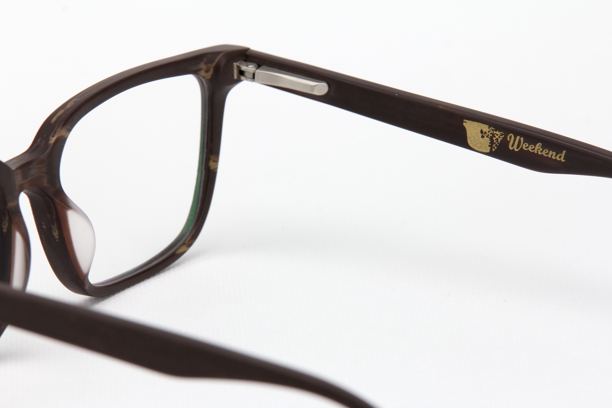 กรอบแว่นสายตาพร้อมคลิปกันแดด Weekend Cannes Gold