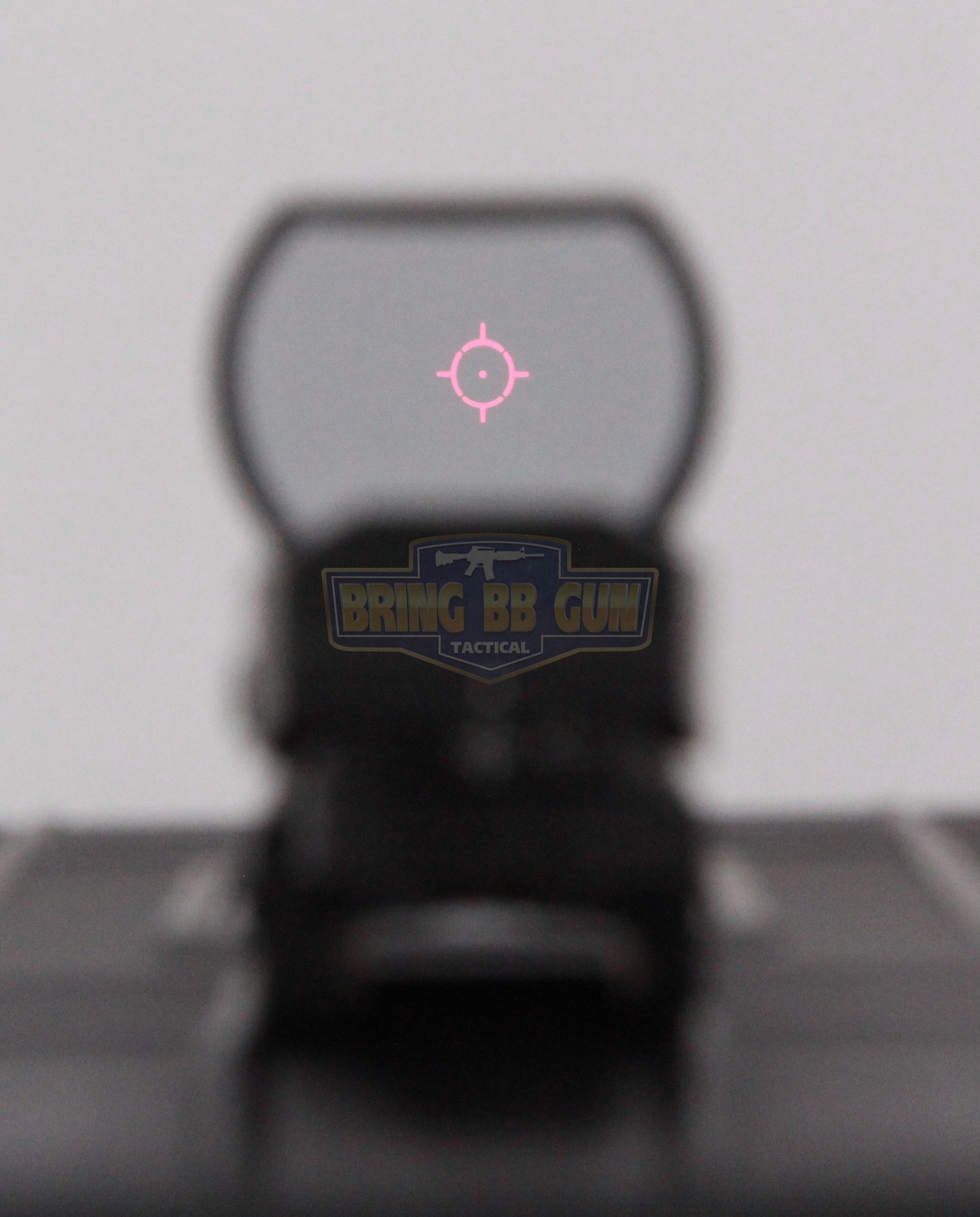 ดอท C-More หน้าเหลี่ยม (C-more คนเหล็ก)