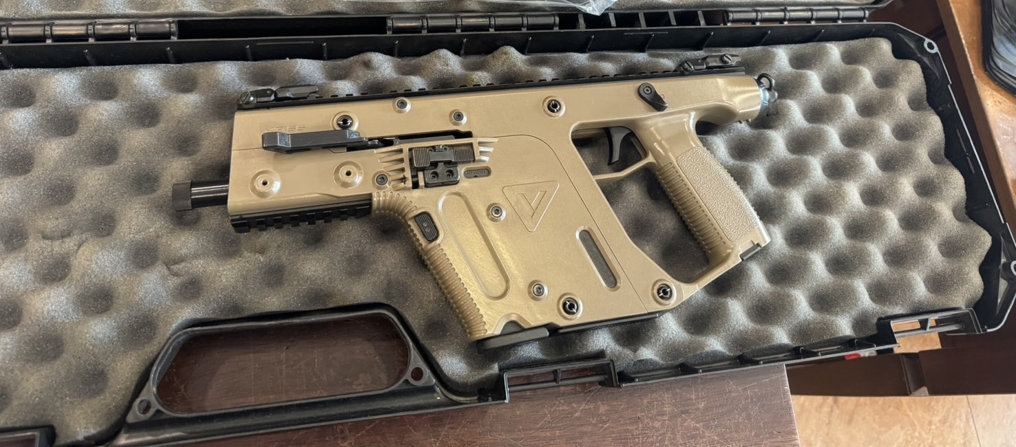 [ปืนฝากขายมือสอง] Kriss Vector.45 สีทราย FDE มือสอง รีคอยเบาสุดๆ ยิงนุ่มมือ !!!!