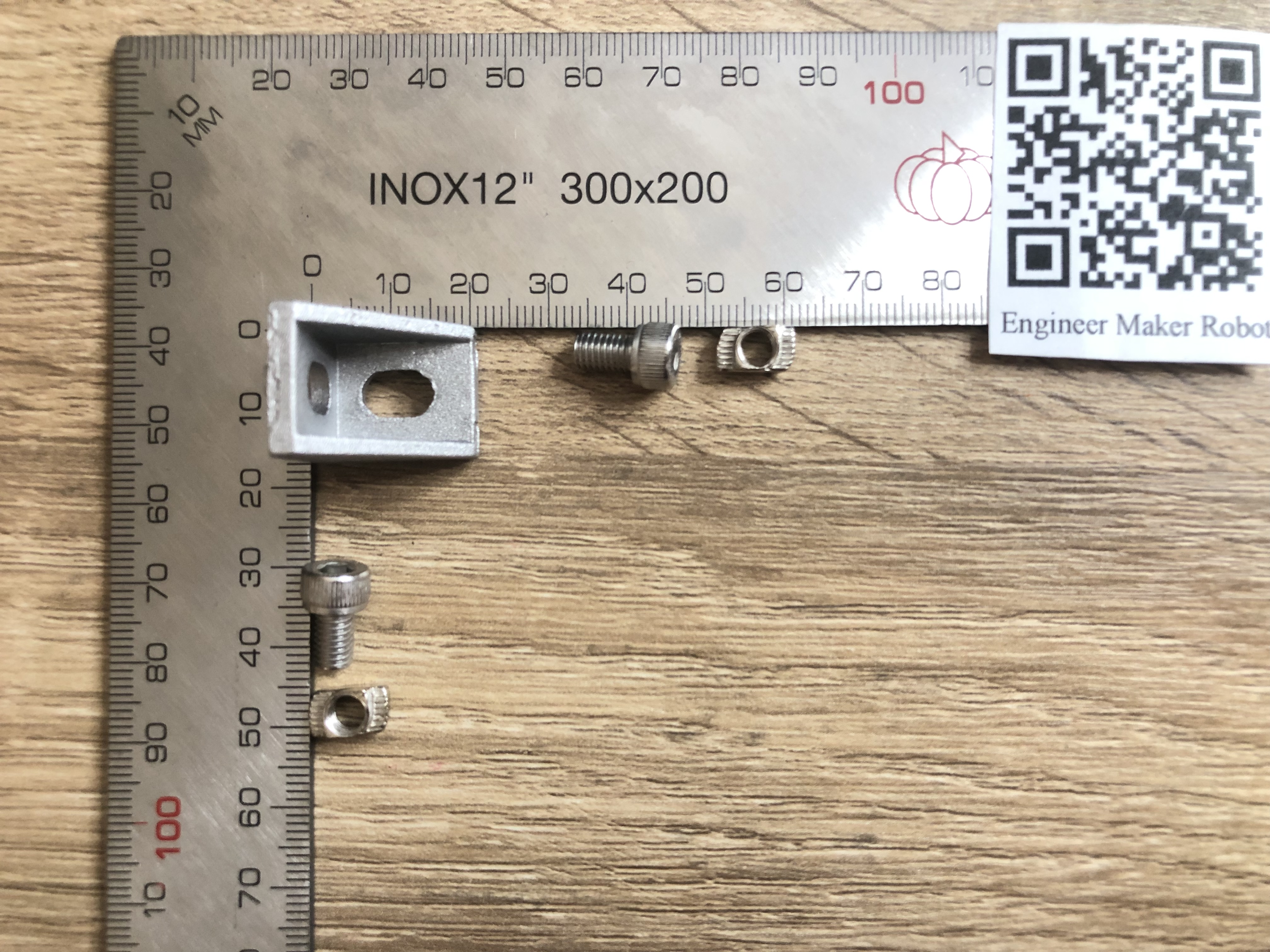 Bracket D 20 สำหรับอลูมิเนียมโปรไฟล์ 2020 พร้อมชุดน็อตยืด free-Nut M5