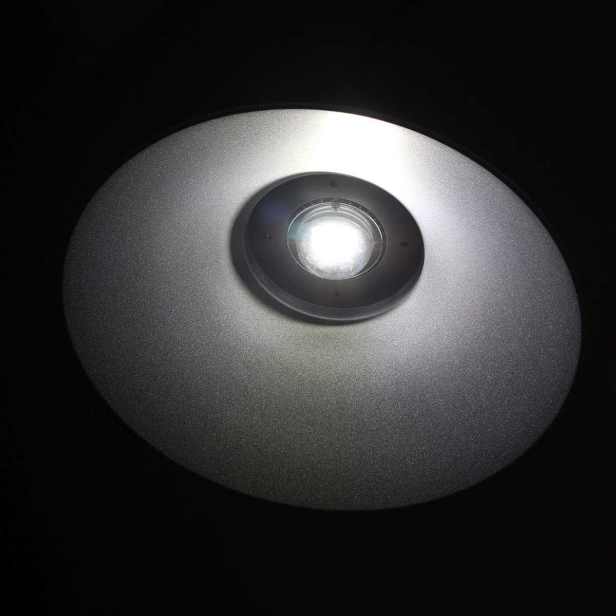 IWC-HIB-GKD-043-100W ไฮเบย์ รุ่นนี้ มีพัดลมระบายความร้อนในตัว