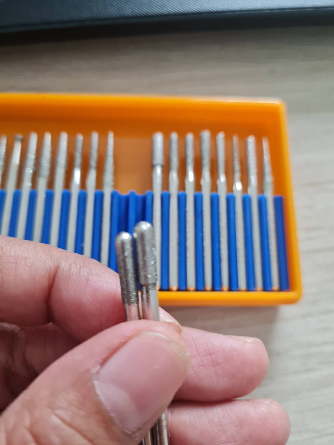 ดอกเจียรเพชรแกน 3 มิล หัวเจียร หัวขัดเพชร ใช้ขัดเจียรตกแต่งงาน โลหะ หิน พลอย ขนาดแกนจับ 3 มิล. (30 ชิ้นต่อชุด)