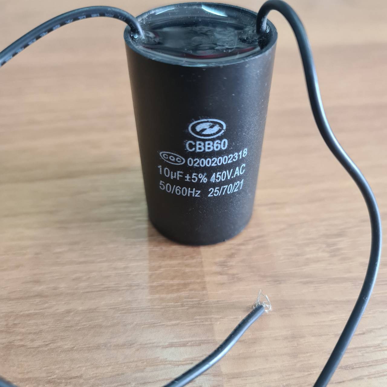 0000654 คาปาซิเตอร์ 10 uF 450 V 50/60Hz คาปาทรงกระบอก 2 สาย