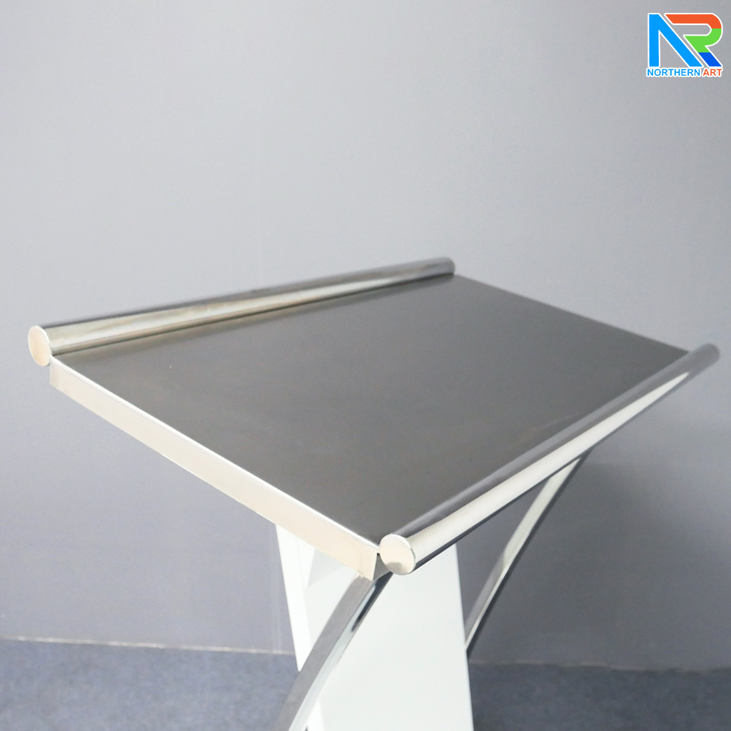 โพเดียมไม้ ยืนคู่ สีขาว ขนาด (W) 90x (L) 59 x (H) 120 cm.Topและฐาน หุ้มสแตนเลสเกรด304