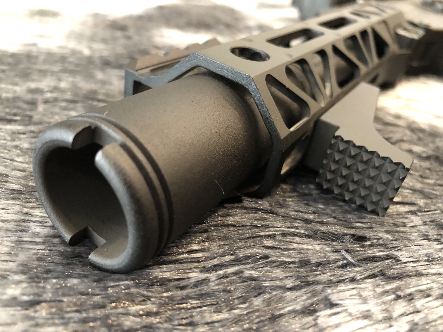 [ปืนฝากขายมือสอง] Angstat 9mm แต่งมาครบพานท้าย แม็กเล็กของGlockนะครับ คุ้มมาก เอกสารครบ พร้อมโอนกทม **รับประกันเช่นเดิม**