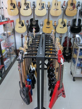 กีต้าร์ไฟฟ้า หลากหลายทรง หลายยี่ห้อ ของใหม่ และมือสอง ขายถูก