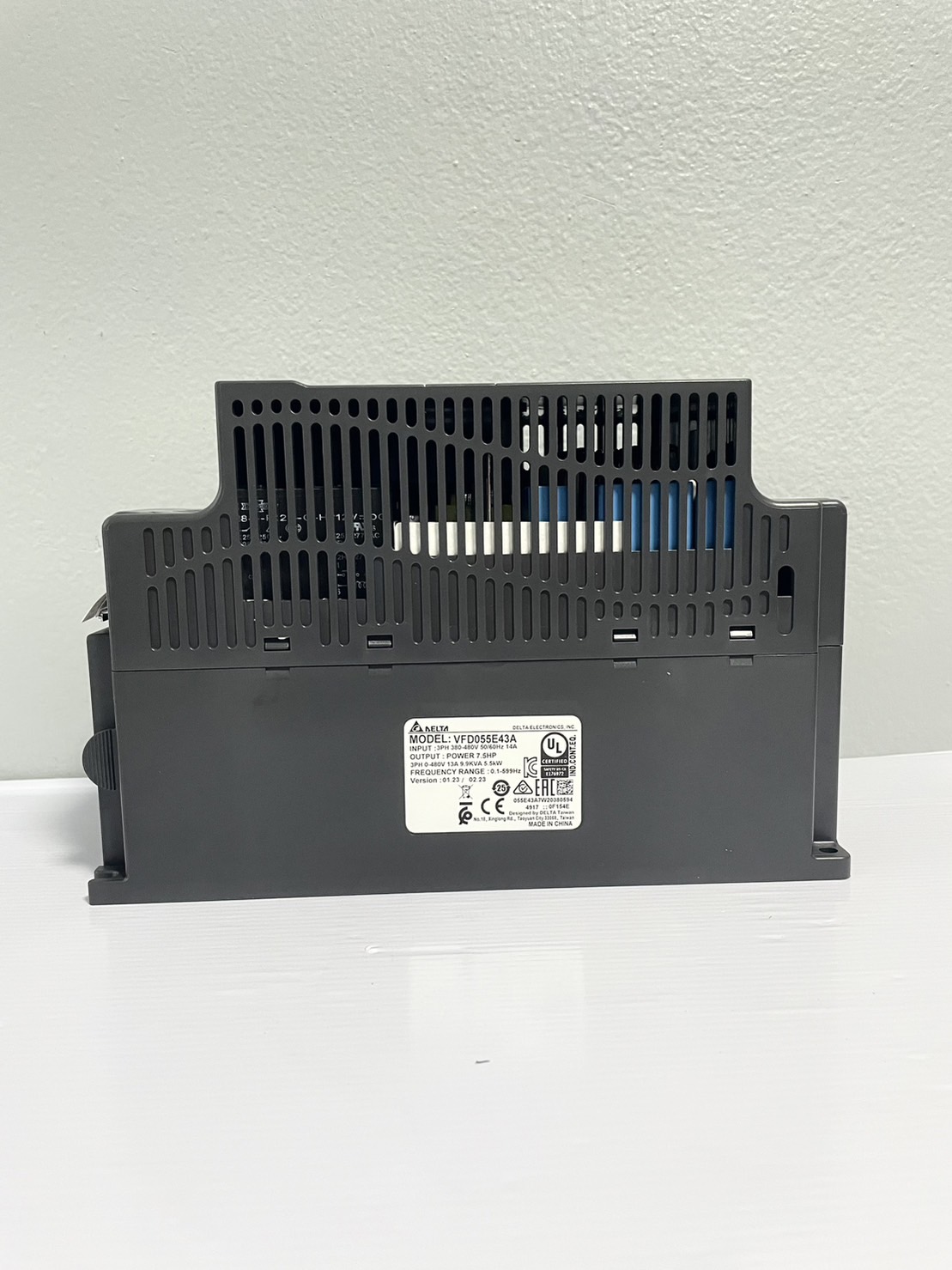 Delta Inverter VFD055E43A 7.5HP 5.5kW Input 380V 3-Phase Output 380V 3-Phase
