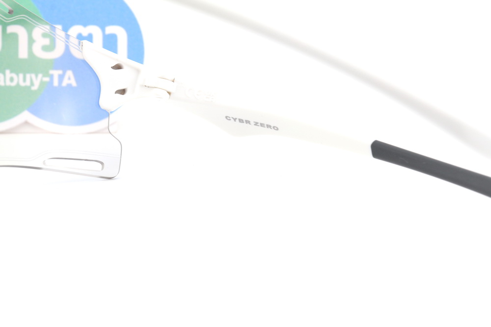 Oakley CYBR ZERO Matte White / Clear Photochromic 50% Black OO9512D-01