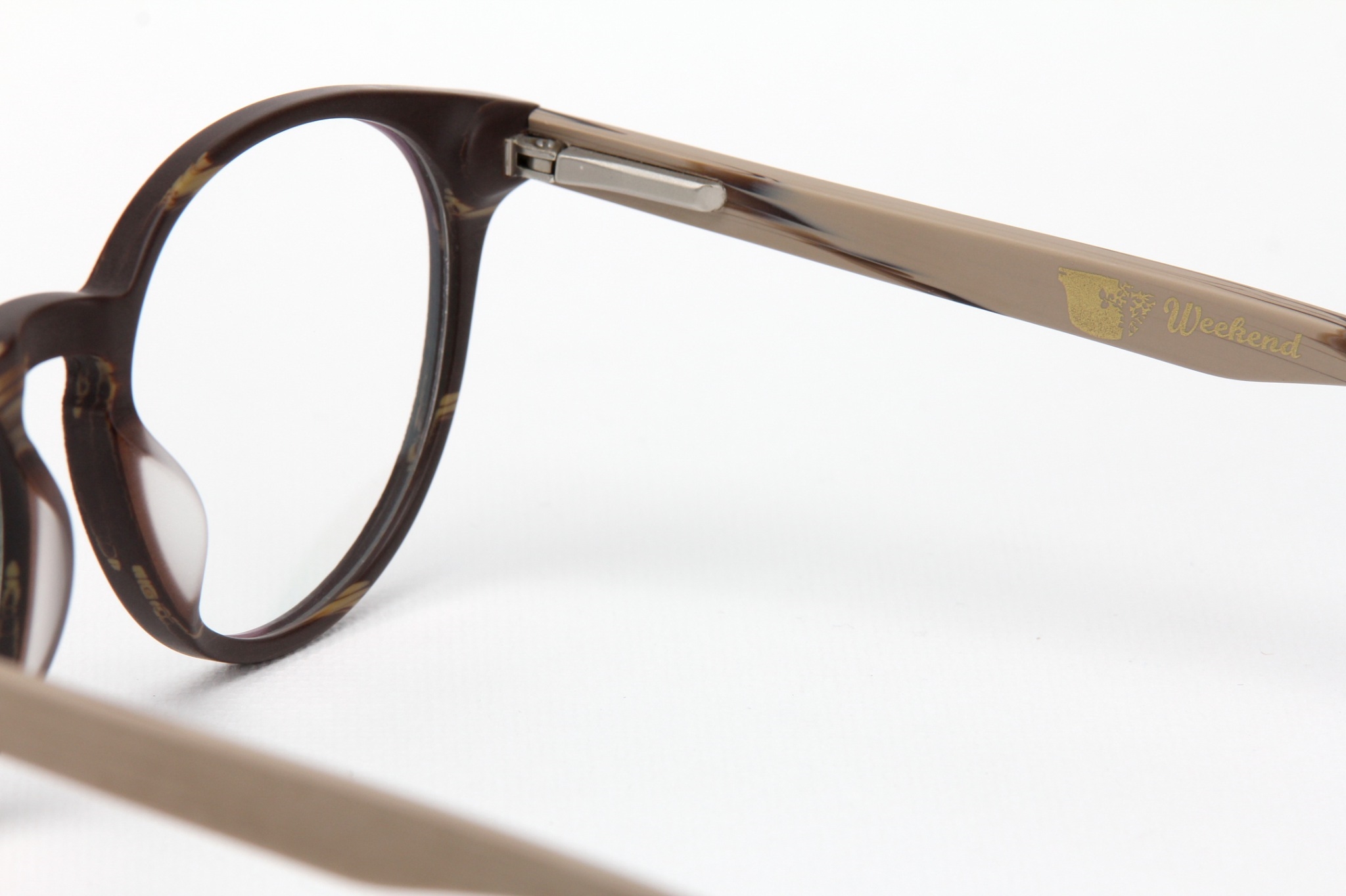 กรอบแว่นสายตาพร้อมคลิปกันแดด Weekend Sydney Silver