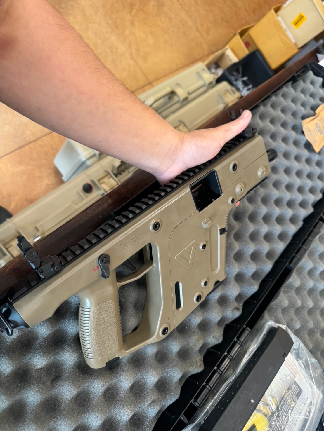 **ติดจอง** [ปืนฝากขายมือสอง] Kriss Vector.45 สีทราย FDE มือสอง รีคอยเบาสุดๆ ยิงนุ่มมือ !!!!