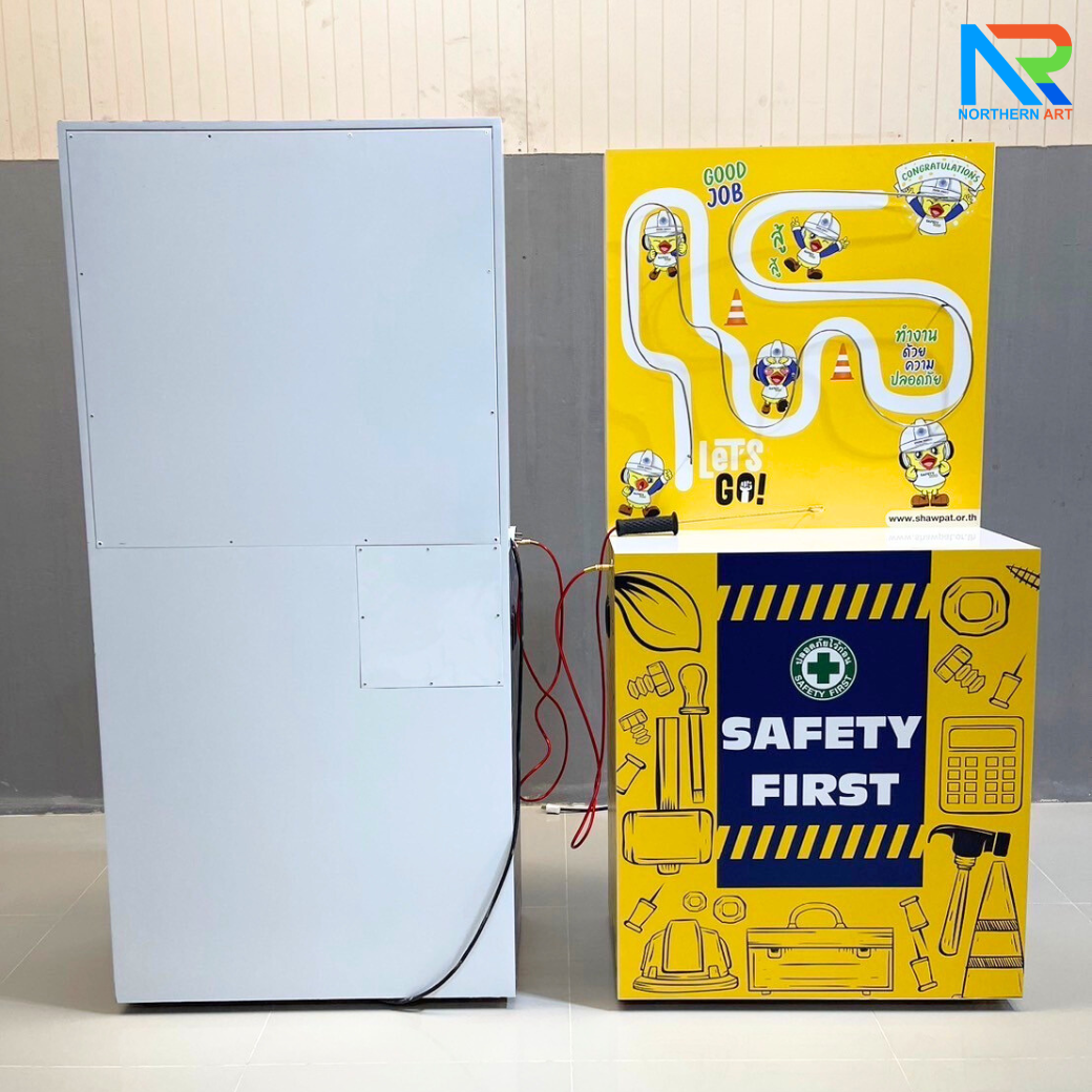 เช่าเกมส์สปาร์ค ขนาด (W)80 x (D)30 x (H)170 cm. วัสดุไม้MDFทำสีขาว พร้อมขดลวดและงานพิมพ์สติ๊กเกอร์