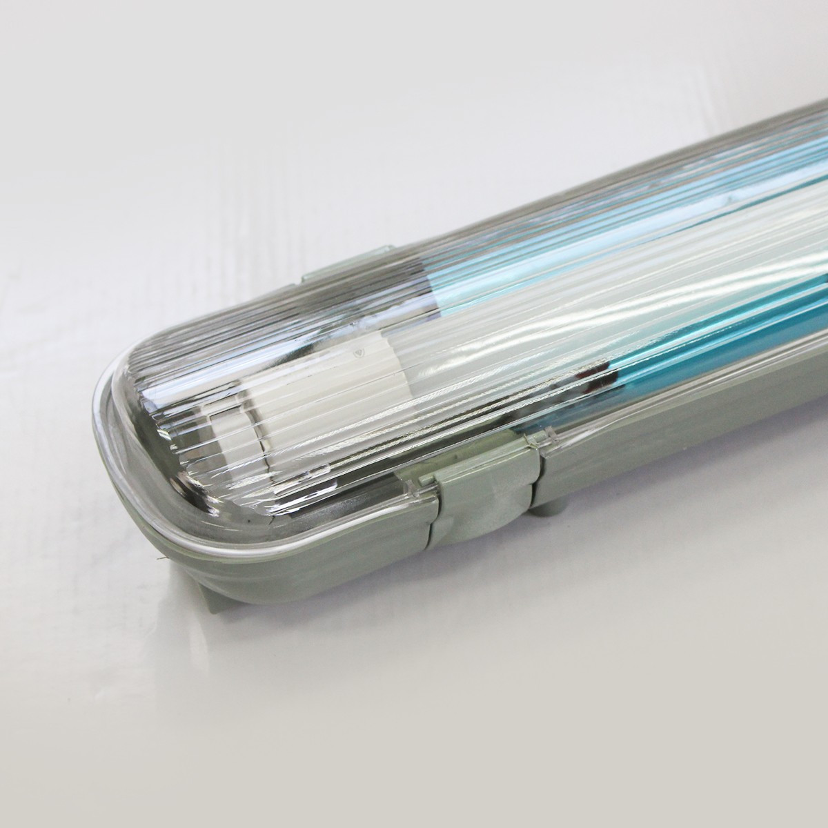 โคมไฟกันฝุ่น (รุ่นมีรีเฟ็กซ์) FSL-TRI-PROOF-1x18W