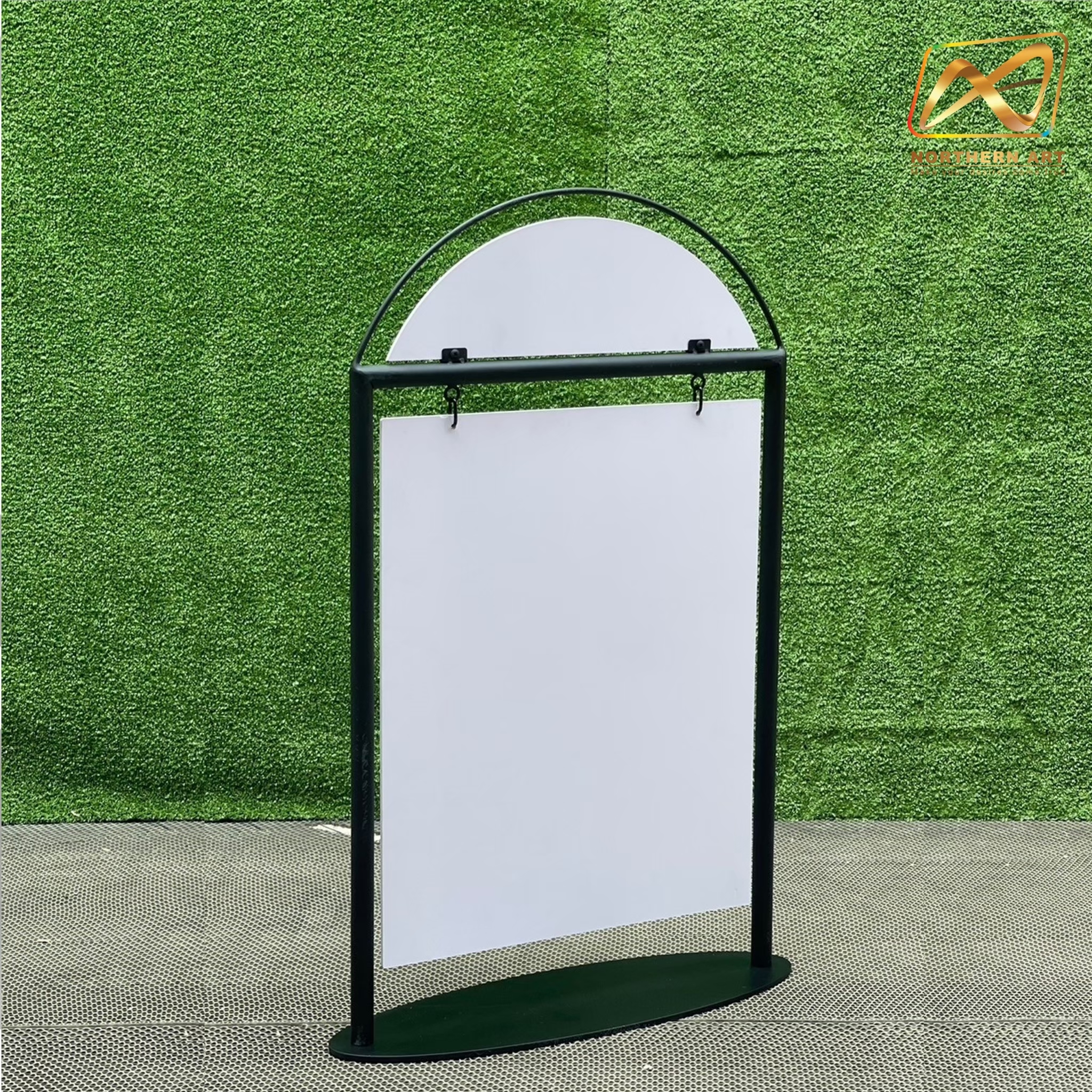 ป้ายตั้งพื้น ป้้ายมินิมอล เหล็กสีดำ ขนาด (W)59 x (H)95 cm. โชว์งานพิมพ์ 2 ด้าน ฐานวงรี ถอดประกอบได้