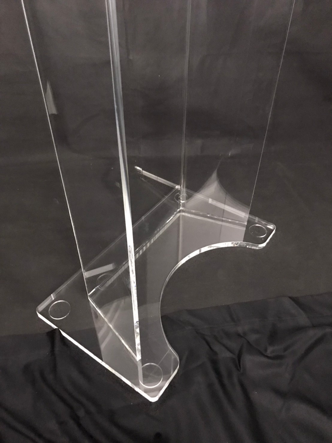 โพเดียม อะคริลิคใส AC-01 ขนาด(W)60 x (L)40 x (H)120 cm. TOP เอียงพร้อมกันตก วัสดุอะคริลิคใส หนา 10-20 มม.