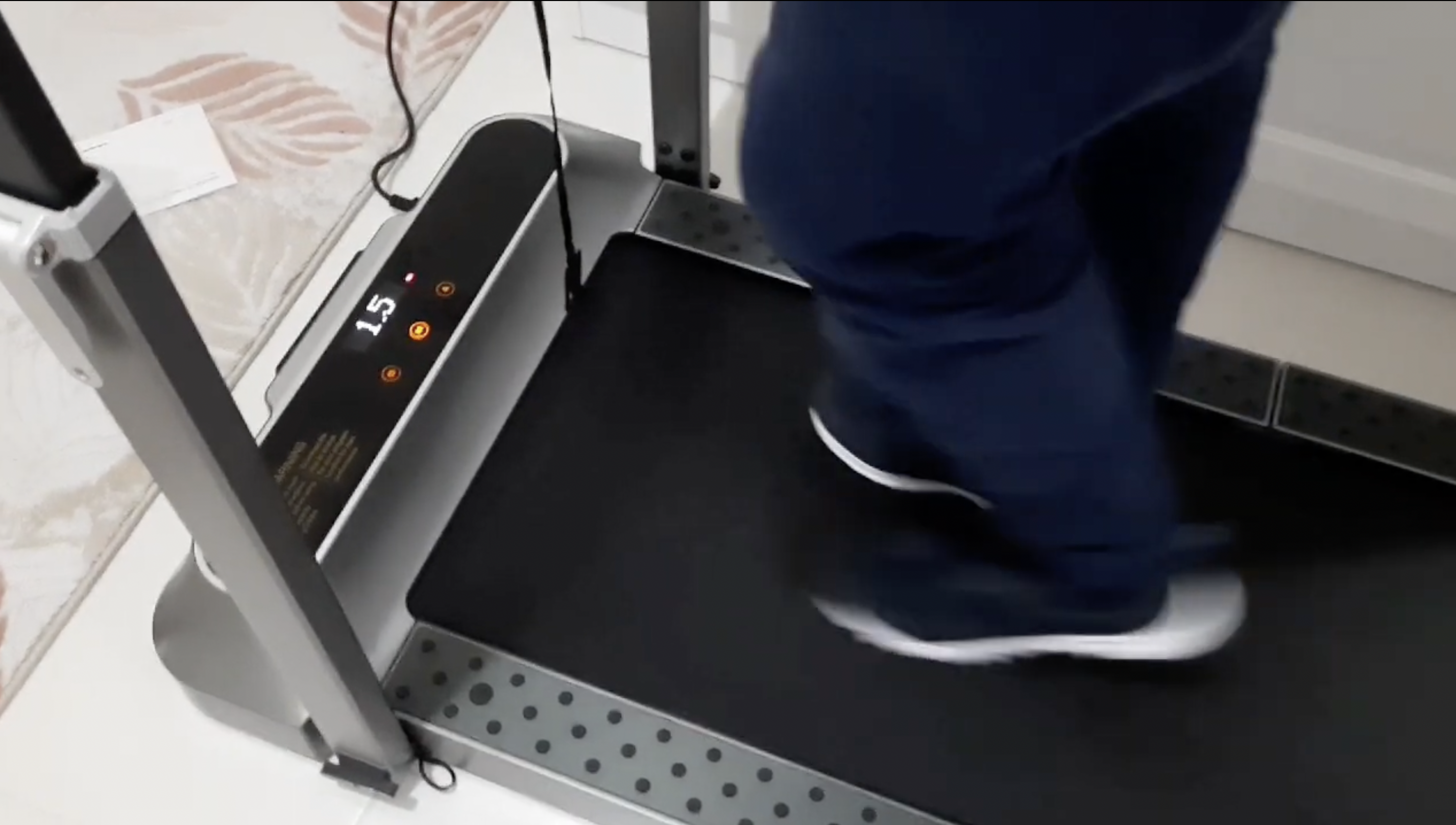 ลู่วิ่งไฟฟ้า ลู่วิ่งสายพาน ลู่วิ่งออกกำลังกาย ลู่วิ่งดีไซน์สุดล้ำ วัสดุ สุด พรีเมี่ยม R.2