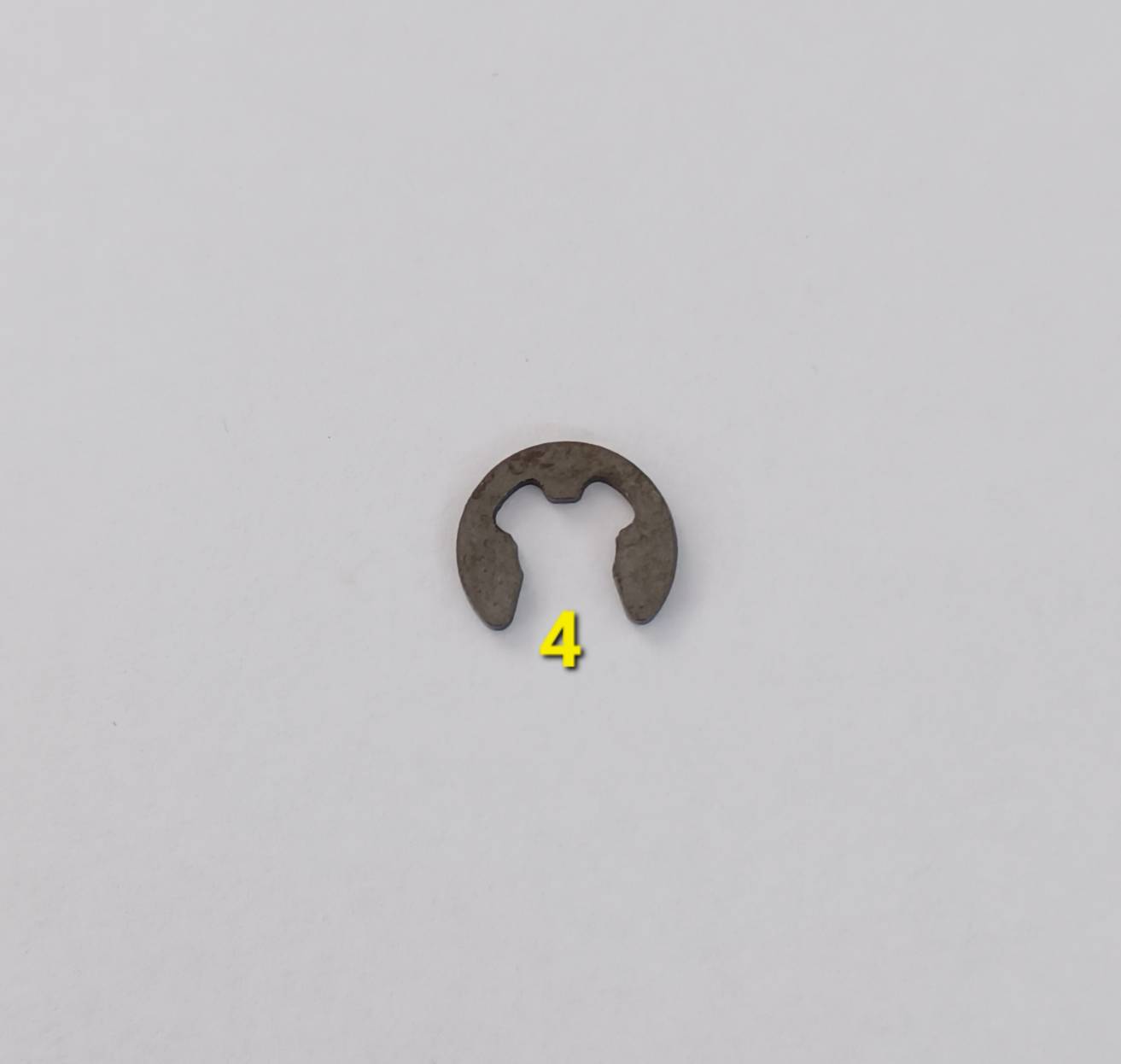 แหวนล็อคเกือกม้า M4 (9*4)