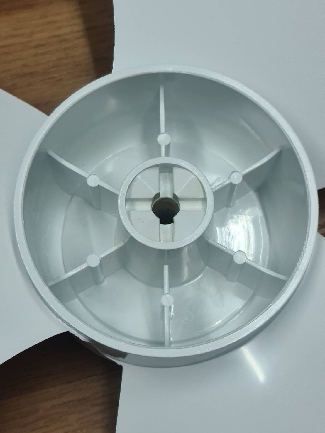 0000709 ใบพัดลม 16 นิ้ว สีขาวขุ่น อะไหล่พัดลม แบบ 3 ใบ เกรด A ขนาด ใบพัดลม มิตซู ซัมซุม อย่างดี ของแท้ (รับประกัน)