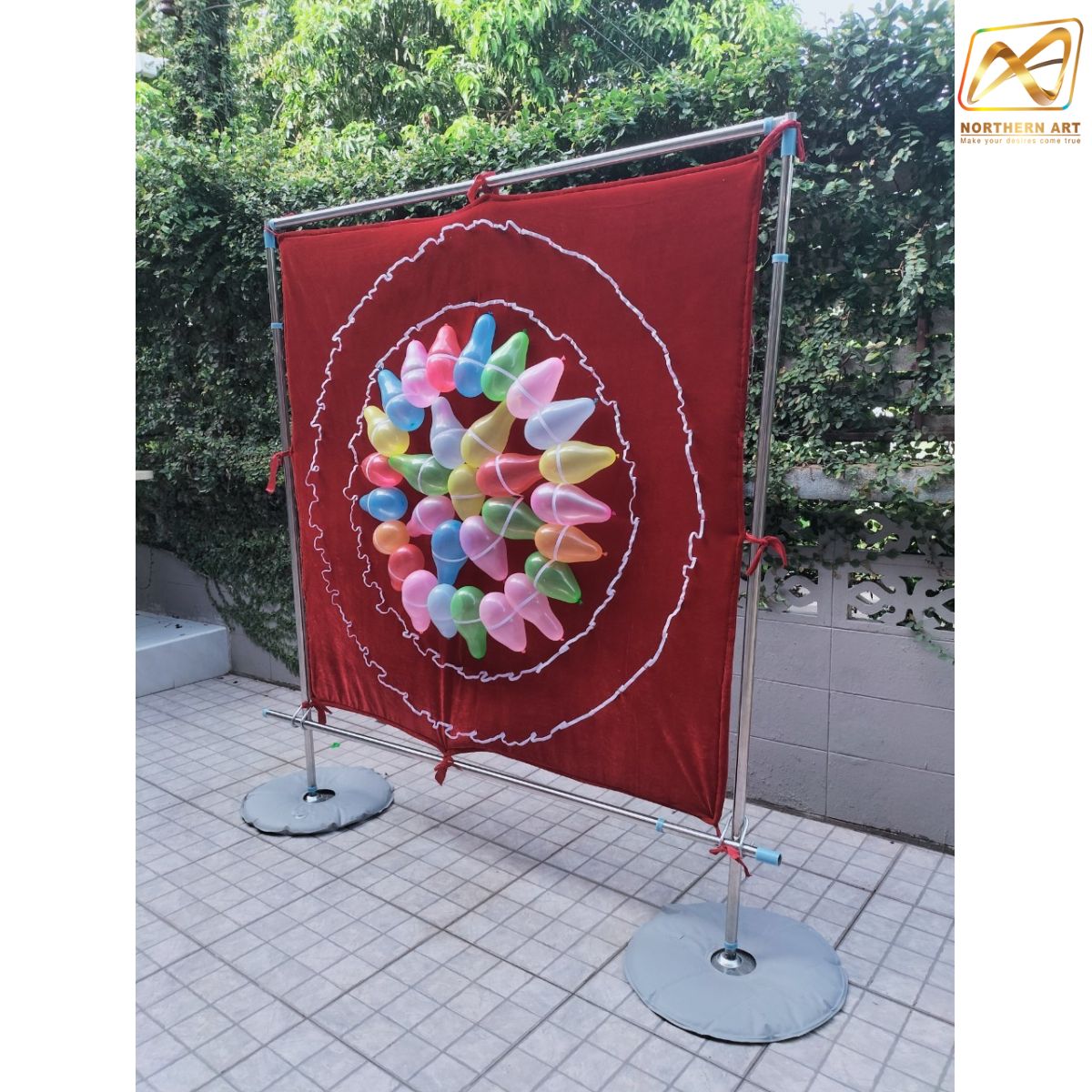 เกมส์ปาลูกโป่ง ขนาด 1.50x1.50 ม. อุปกรณ์ผ้ากำมะหยี่สีแดง ชุดเสา พร้อมลูกดอก 1 ชุด(10ดอก)**ไม่รวมลูกโป่ง