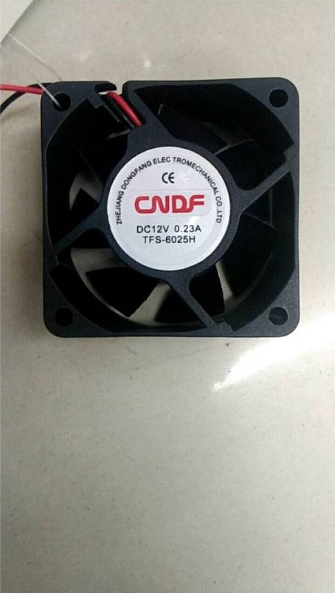 0000328 พัดลม DC 12 V ใช้ระบายความร้อน