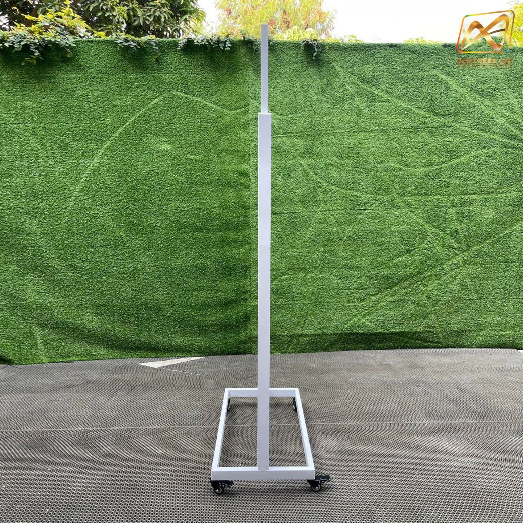 ป้ายตั้งพื้นเหล็ก กรอบคู่ สีขาว มีล้อ (W) 58 × (L) 73 x (H) 160 cm. สอดงานด้านบน โชว์ภาพ2ด้าน ถอดประกอบได้