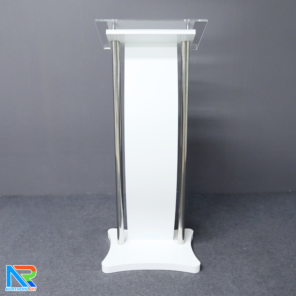 โพเดียมไม้ สีขาว ขนาด (W) 50 x (L) 40 x (H) 120 cm. พร้อมเสาสแตนเลสคู่ TOP เอียง อะคริลิคใส ติดหมุด