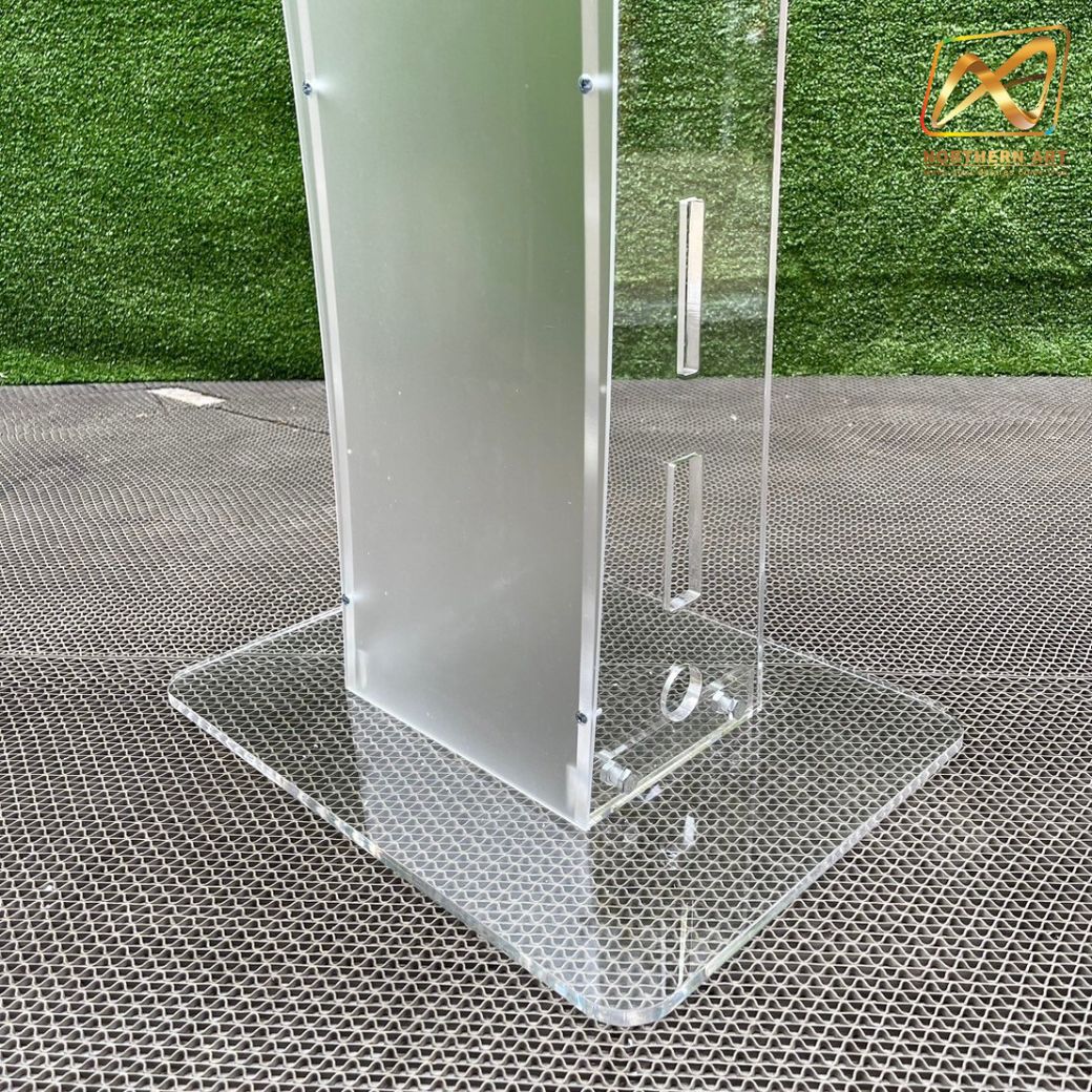 โพเดียมอะคริลิคใส รุ่น AC-12 ด้านหน้าอะคริลิคฝ้า TOP เอียง ขนาด(W)60 x (L)45 x (H) 113 cm.