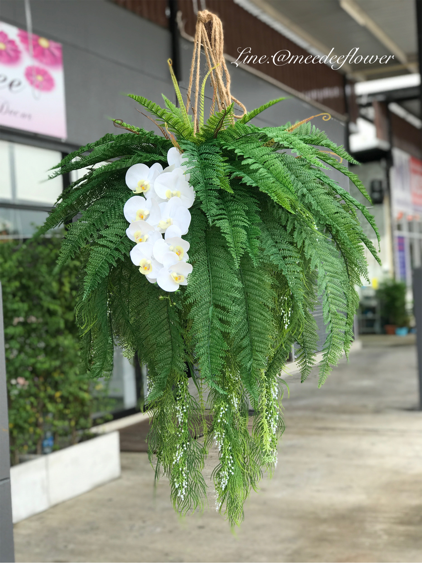 กระเช้าเฟิร์น กระเช้าเฟิร์นปลอม งานเกรดพรีเมี่ยม จัดเหมือนจริง แซมดอกกล้วยไม้ ความกว้าง 95 cm. ความยาว 100 cm.