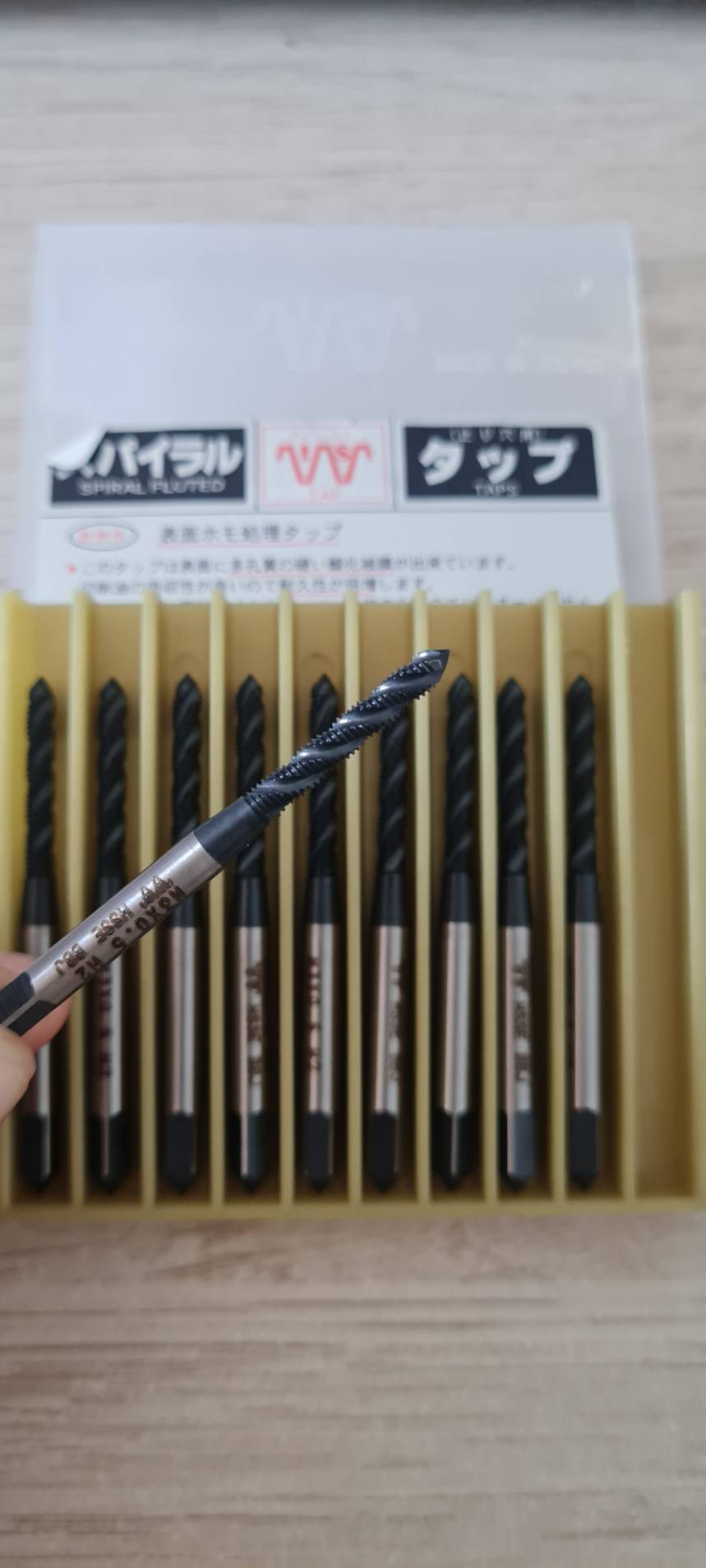IS ดอกต๊าปเกลียวสว่าน มาตรฐาน JIS จากญีปุ่นแท้ (2x0.4 mm.-12x1.75 mm.)1 ดอก