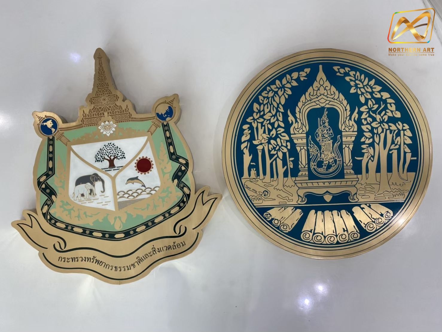 โลโก้โพเดียม โลโก้กัดกรด โลโก้หน่วยงาน กัดกรดสแตนเลสยกขอบ สั่งผลิตตามความต้องการ