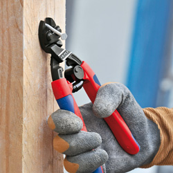 KNIPEX คีมตัดลวดอเนกประสงค์ 8 นิ้ว ปากเอียง 20 องศา ด้ามสองสี