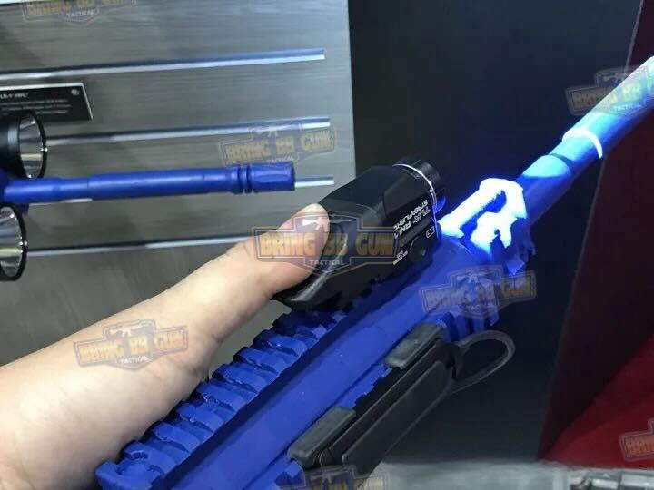 ไฟฉายติดปืนสั้น ทรง Streamlight รุ่น RM 1 (RAIL MOUNTED LIGHTING SYSTEM)