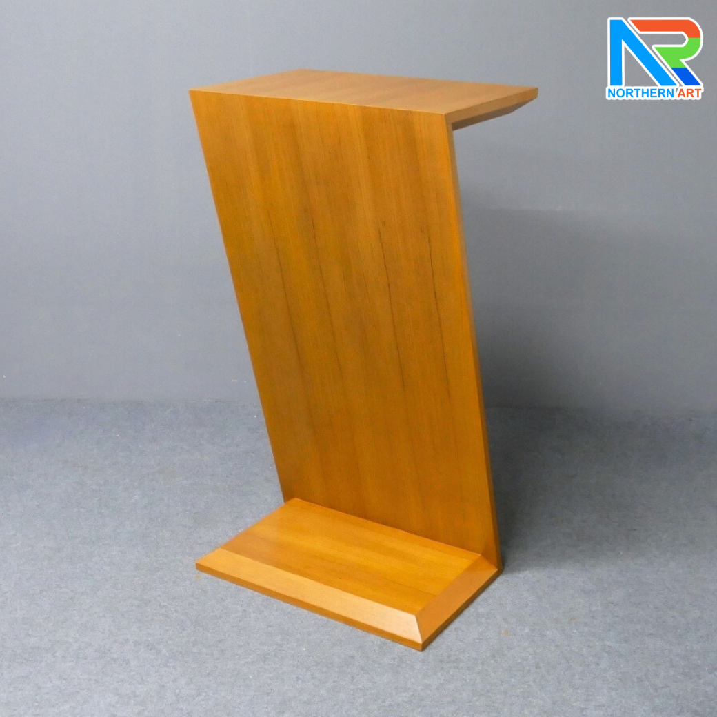 โพเดียมไม้ สีสัก ทรง Z ขนาด (W)60 x (L)40 x (H)110 ซม. แข็งแรง ทรงสวย เหมาะสำหรับการนำเสนอทุกโอกาส