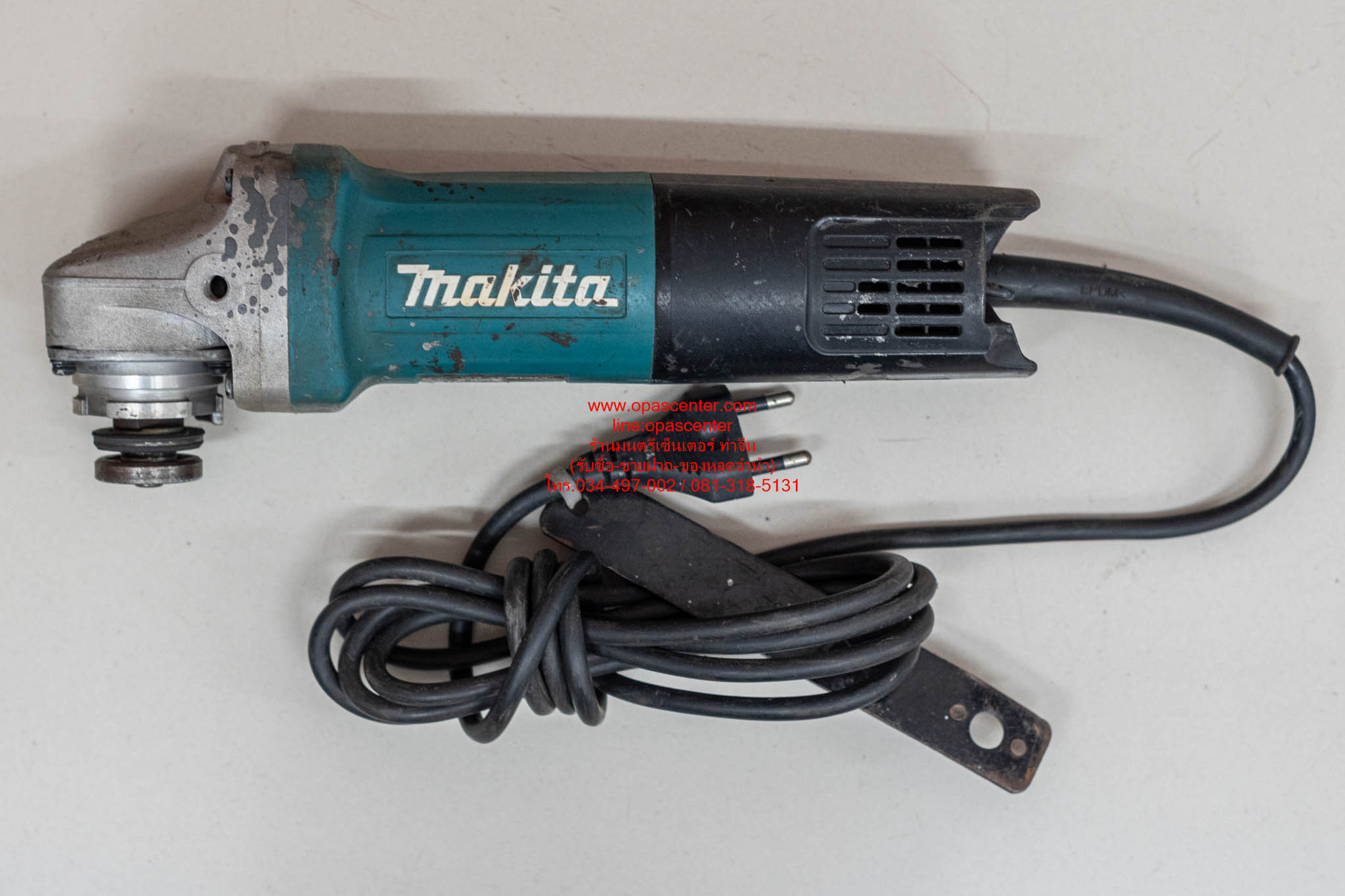 เครื่องเจียรไฟฟ้า มากีต้าร์ MAKITA 4 นิ้ว 840 วัตต์ รุ่น 9556HB สวิทซ์ท้าย ความเร็วรอบ 11,000 รอบ/นาที ของแท้ มือสอง สภาพดี