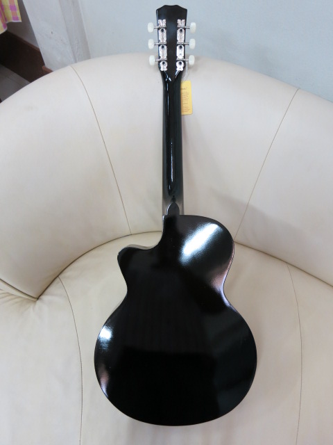 กีต้าร์โปร่งเว้า 38 นิ้ว Lanjian ของใหม่ สีดำ ขายถูก