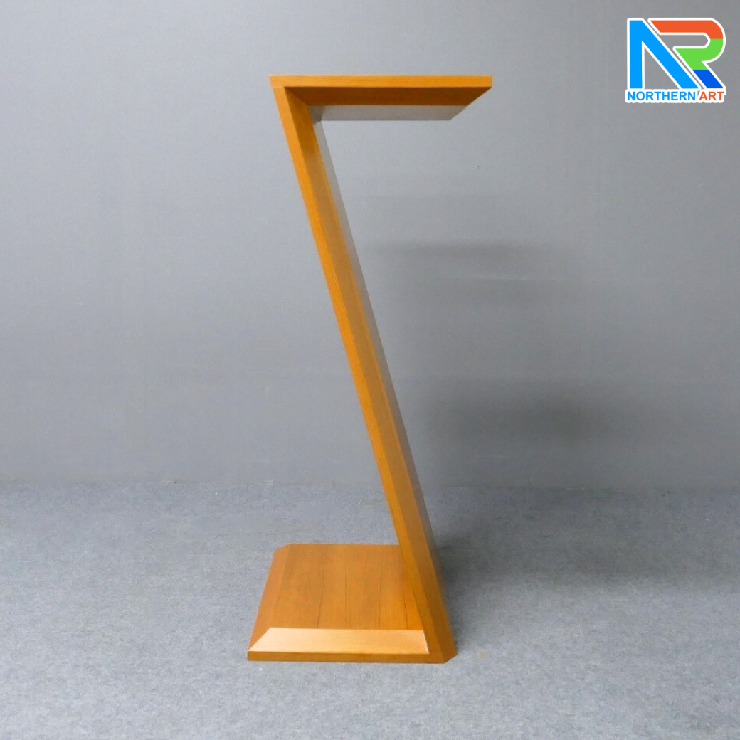 โพเดียมไม้ สีสัก ทรง Z ขนาด (W)60 x (L)40 x (H)110 ซม. แข็งแรง ทรงสวย เหมาะสำหรับการนำเสนอทุกโอกาส