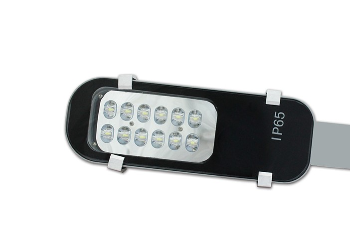 IWC-STR-12W ไฟถนน แสงขาวและแสงวอร์มไวท์