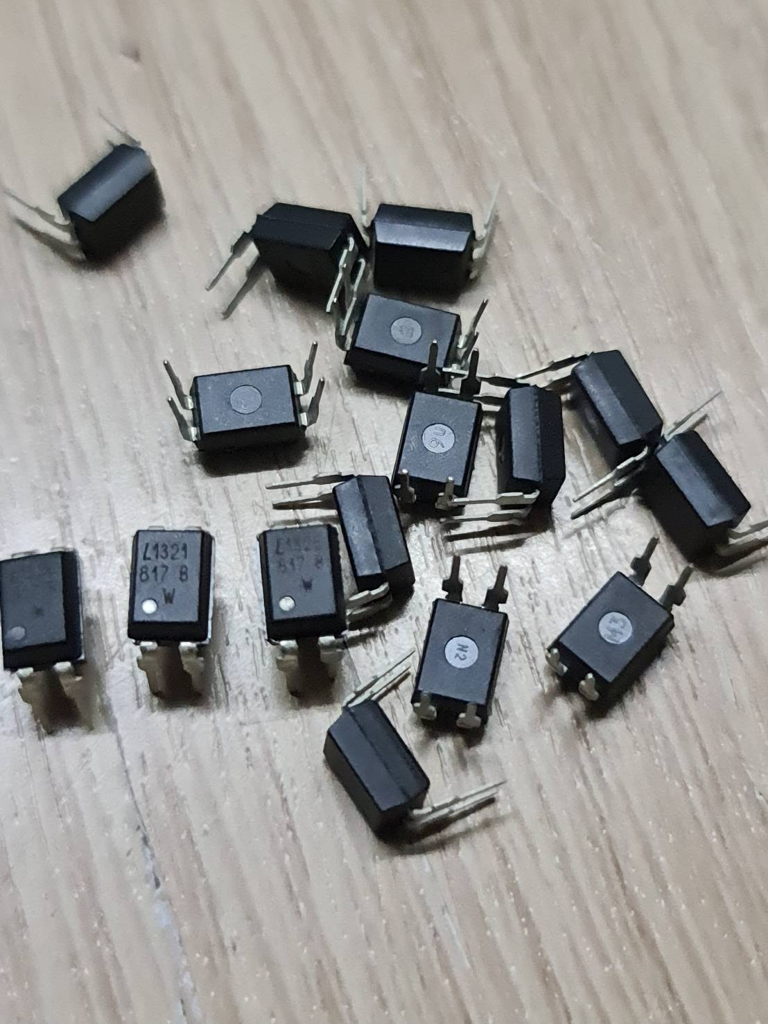 0000852 ไอซี ออปโตคัปเปลอร์ L1321 PC 817 EL817 817 B DIP-4 Optocoupler 3 ตัว