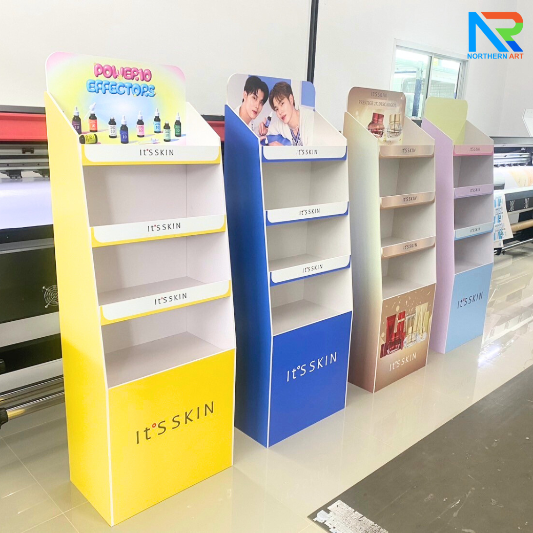 ชั้นวางสินค้าพลาสวูด 4 ชั้น ขนาด (W)52 x (D)32 x (H)150 ซม. พร้อมงานพิมพ์ พลาสวูดหนา 8 มม.