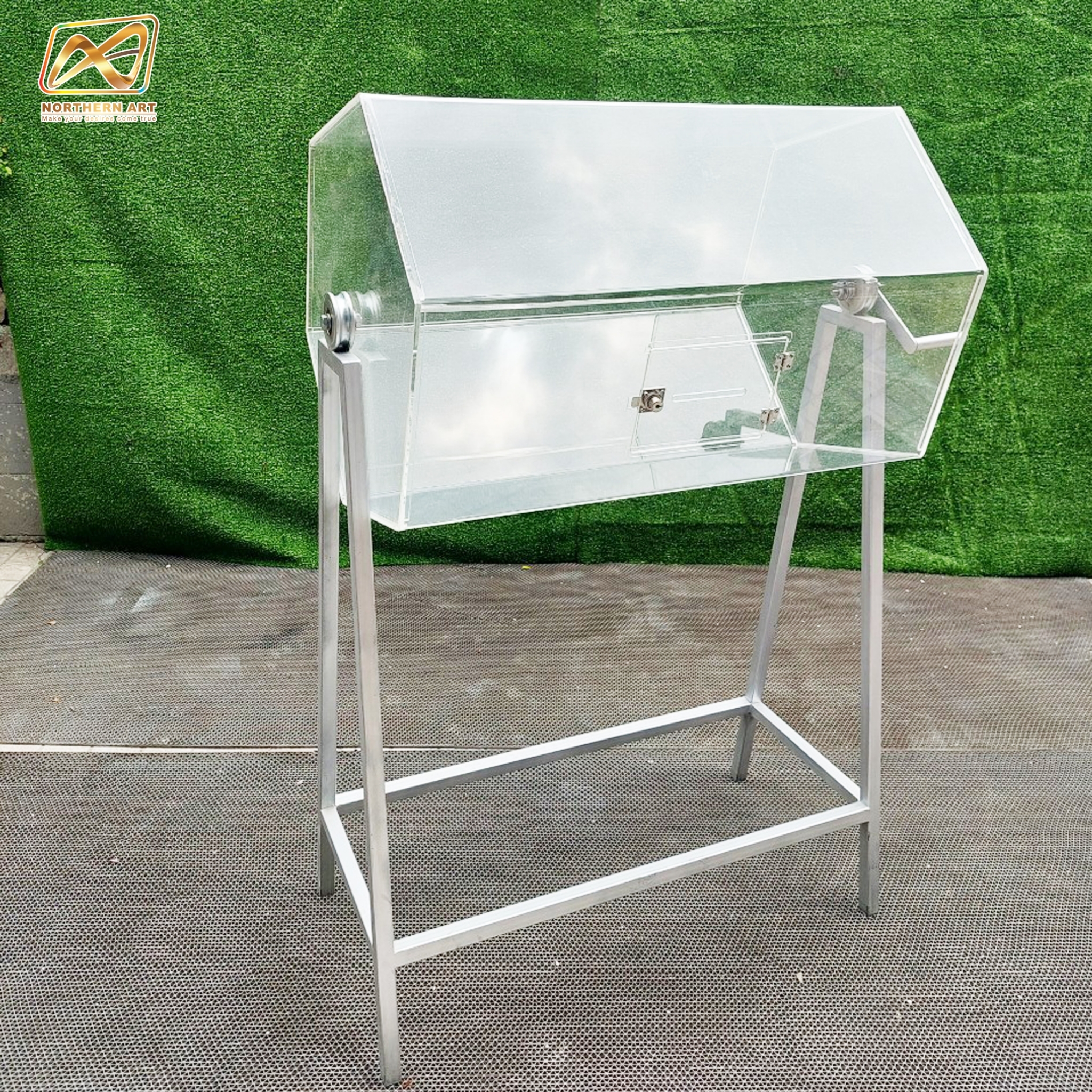 กล่องอะคริลิคจับรางวัล ตั้งพื้น หมุนได้360 องศา ขนาดกล่อง (W) 80 x (D) 58 x (H) 132.5 cm. ฝาเปิดพร้อมกุญแจล็อค